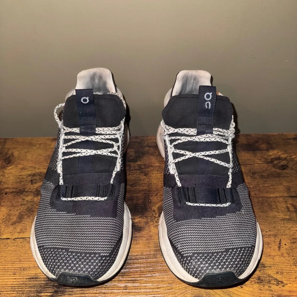 On Cloudnova Running Shoes Women Black White Size 9.5 GOOD